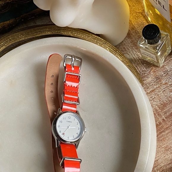 Orange strap Times wristwatch - Picture 3 of 8